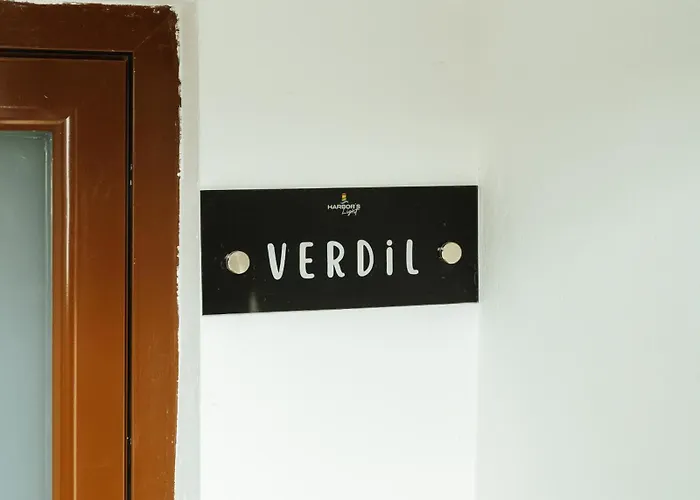 Verdil Harbor's Light *